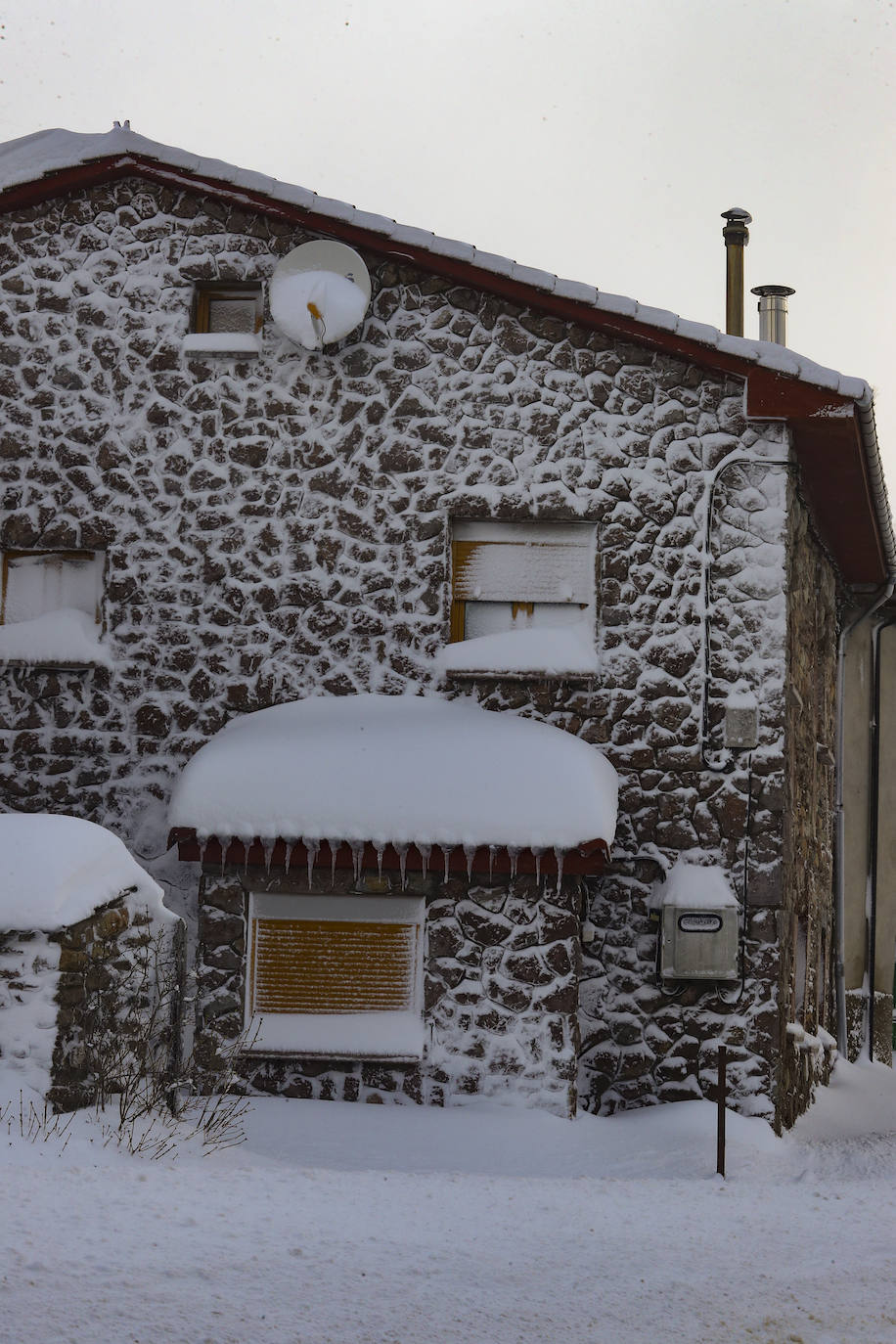 &#039;Mónica&#039; cubre de nieve Pajares