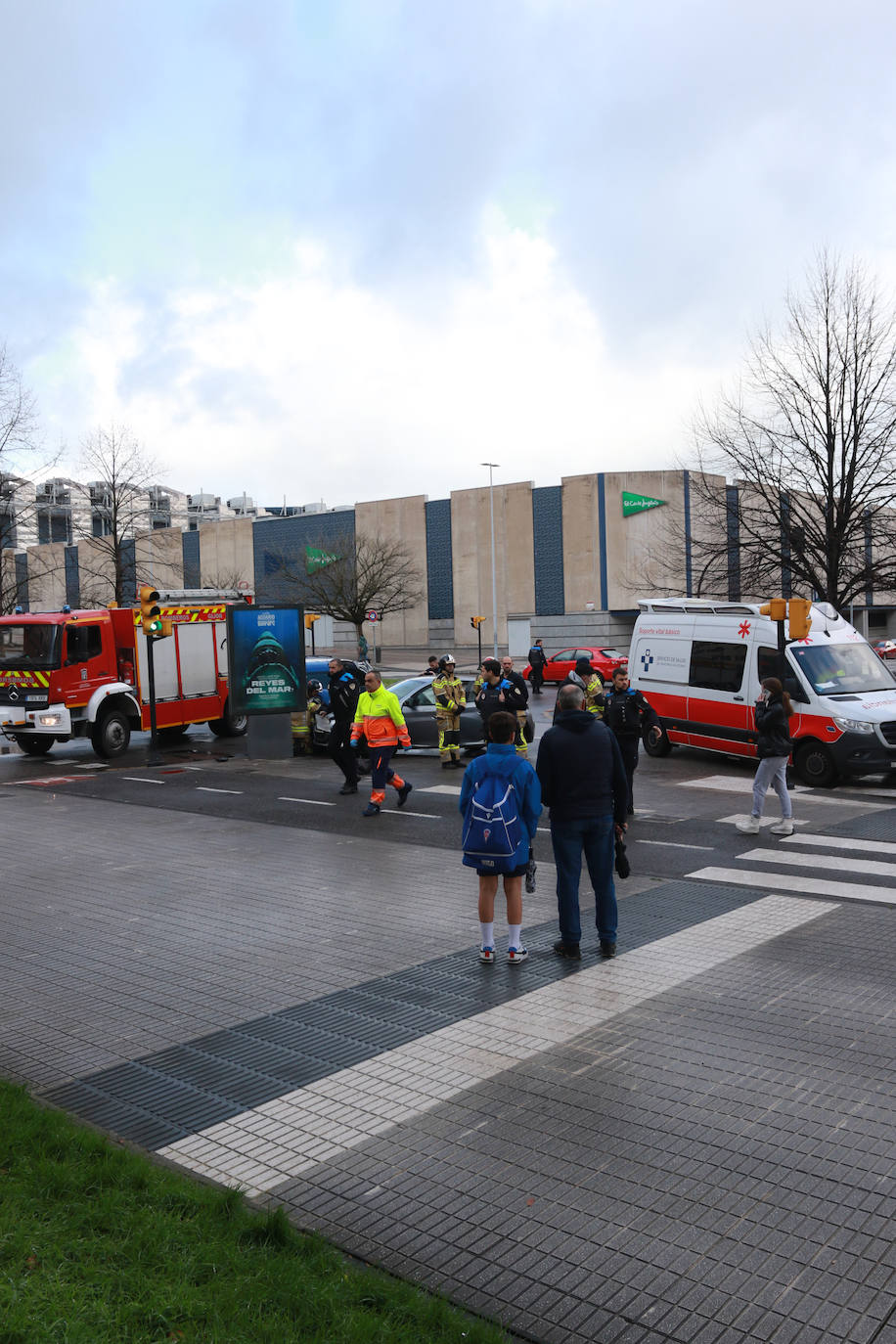 Las imágenes del accidente en la calle Velázquez de Gijón