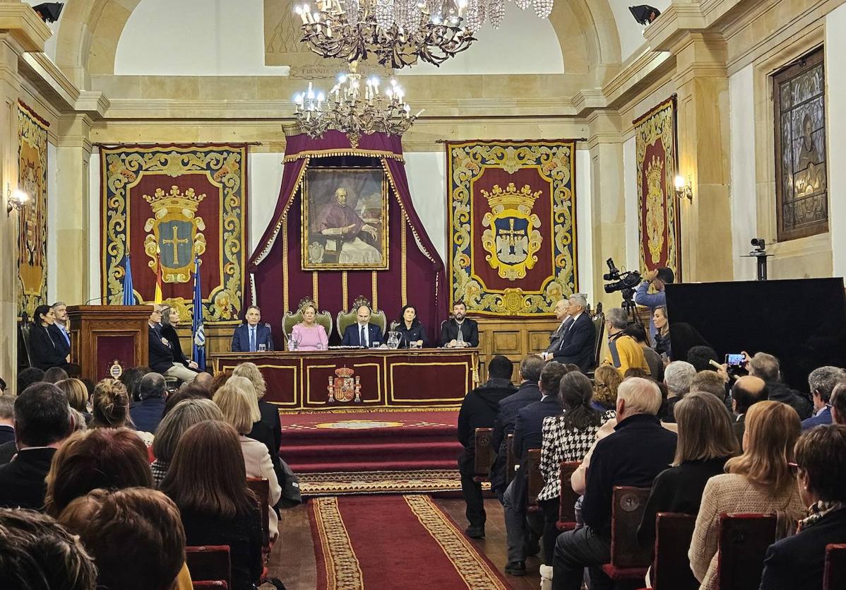 Un momento de la celebración del acto en el Edificio Histórico de la Universidad de Oviedo.