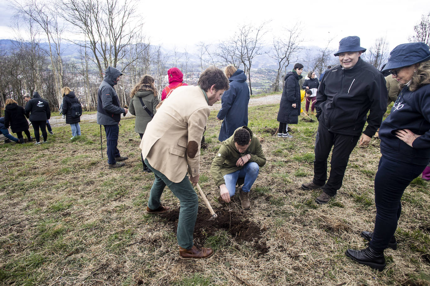 2.000 árboles para reforestar el Naranco tras el incendio