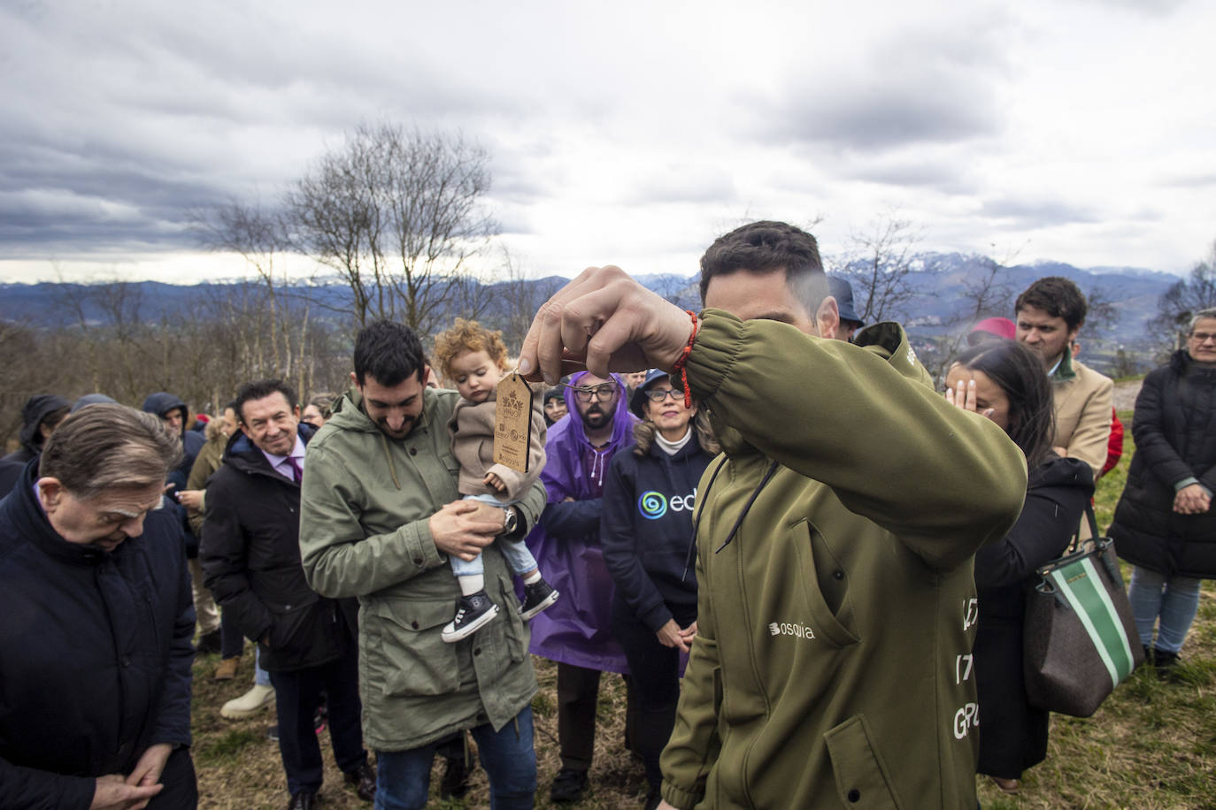 2.000 árboles para reforestar el Naranco tras el incendio