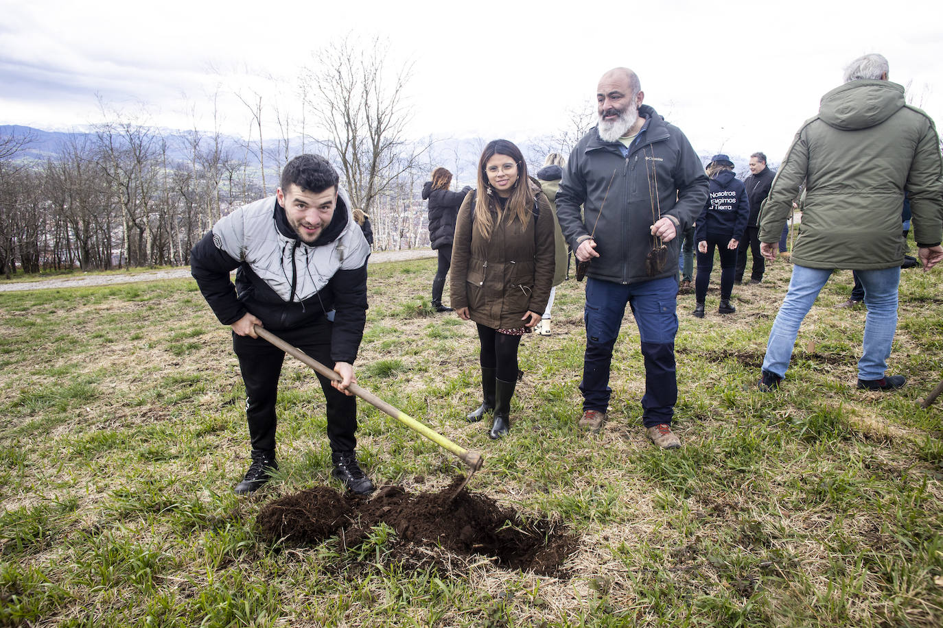 2.000 árboles para reforestar el Naranco tras el incendio