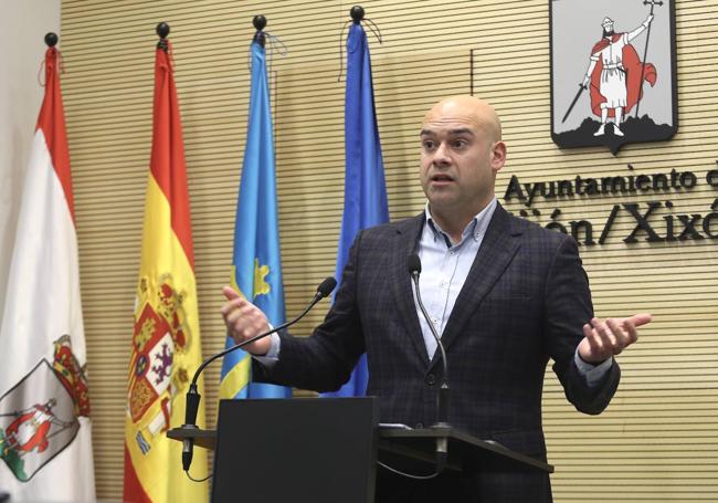 Jesús Martínez Salvador, esta mañana en rueda de prensa en el Ayuntamiento.