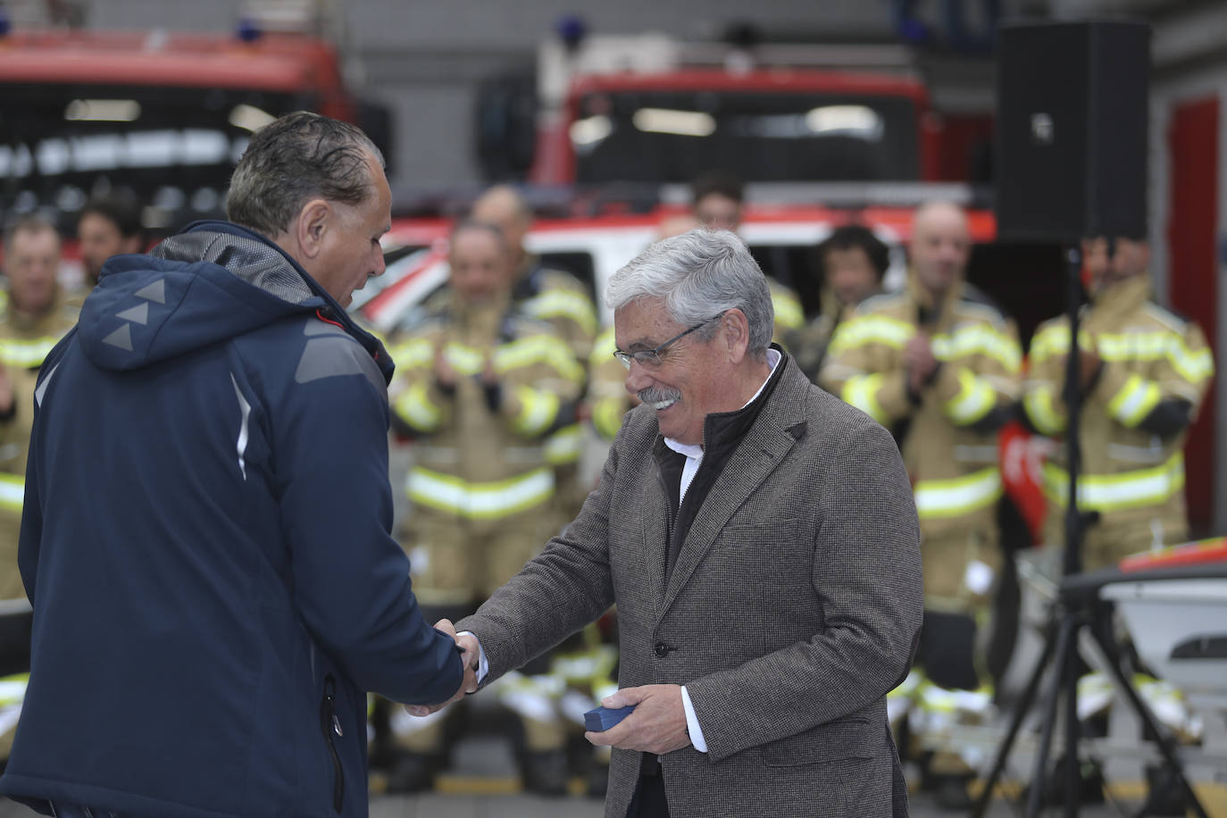 Gijón homenajea a sus bomberos