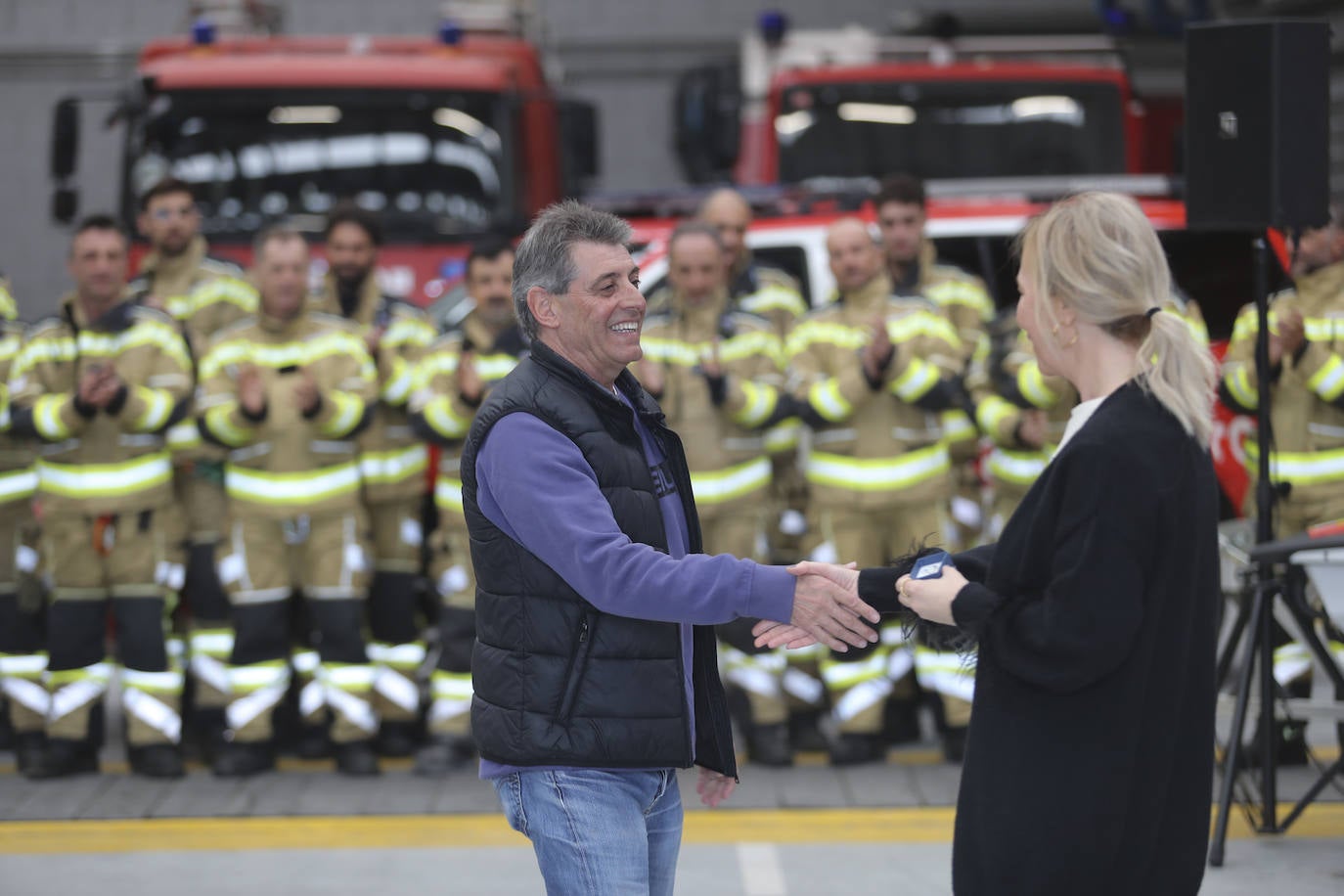 Gijón homenajea a sus bomberos