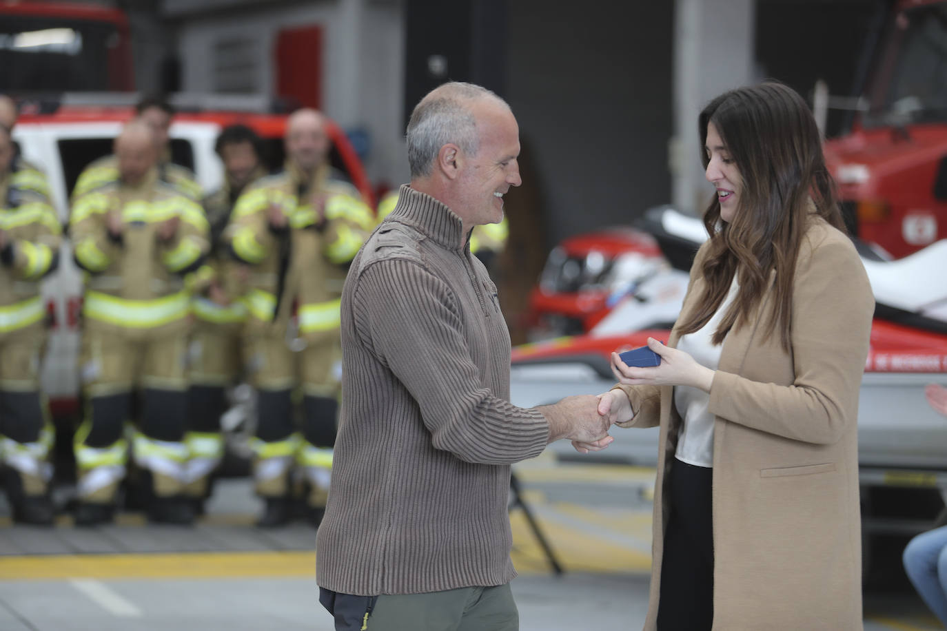 Gijón homenajea a sus bomberos