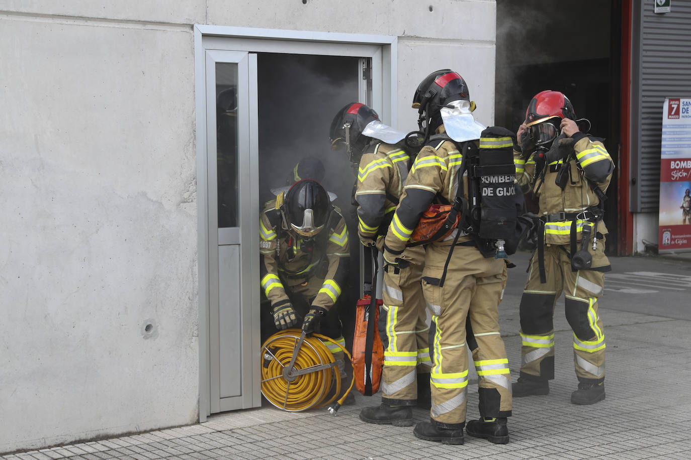 Gijón homenajea a sus bomberos