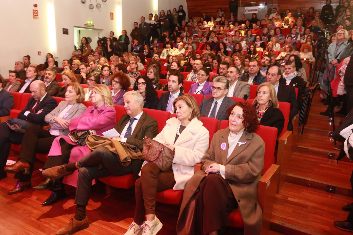 Asturias reivindica «el tren del feminismo»