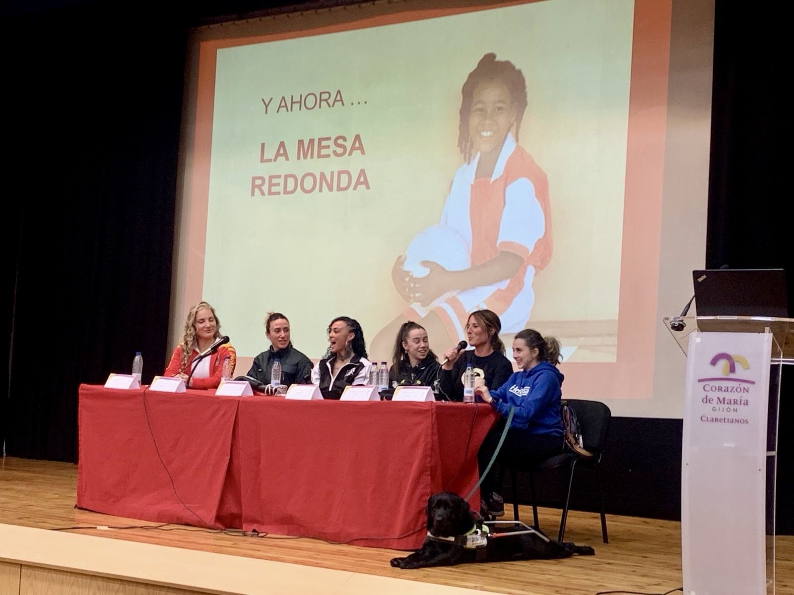 El Codema celebró una mesa redonda sobre la mujer en el deporte.