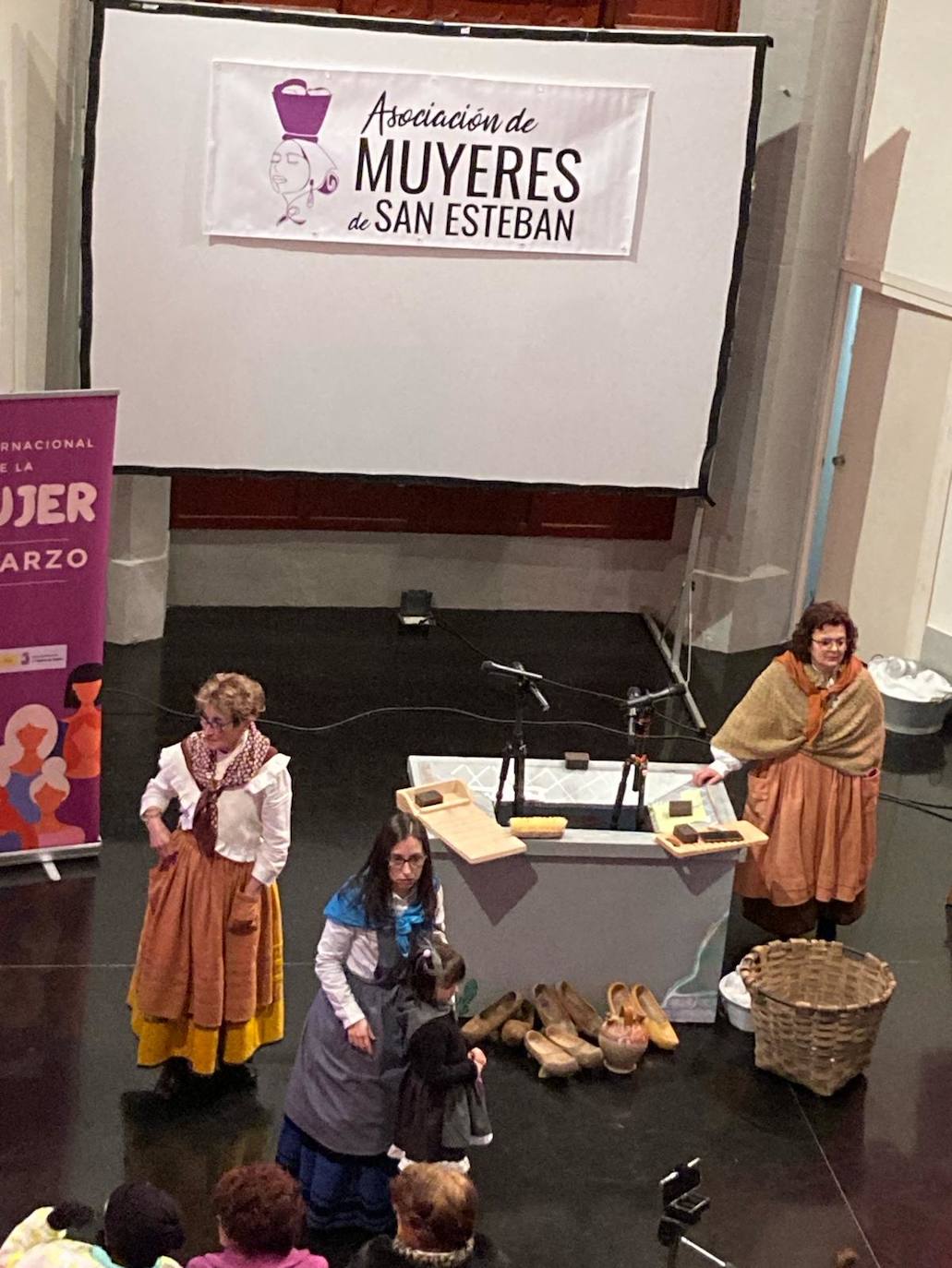 El feminismo tiñe Asturias de morado: las imágenes del Día de la Mujer por concejos