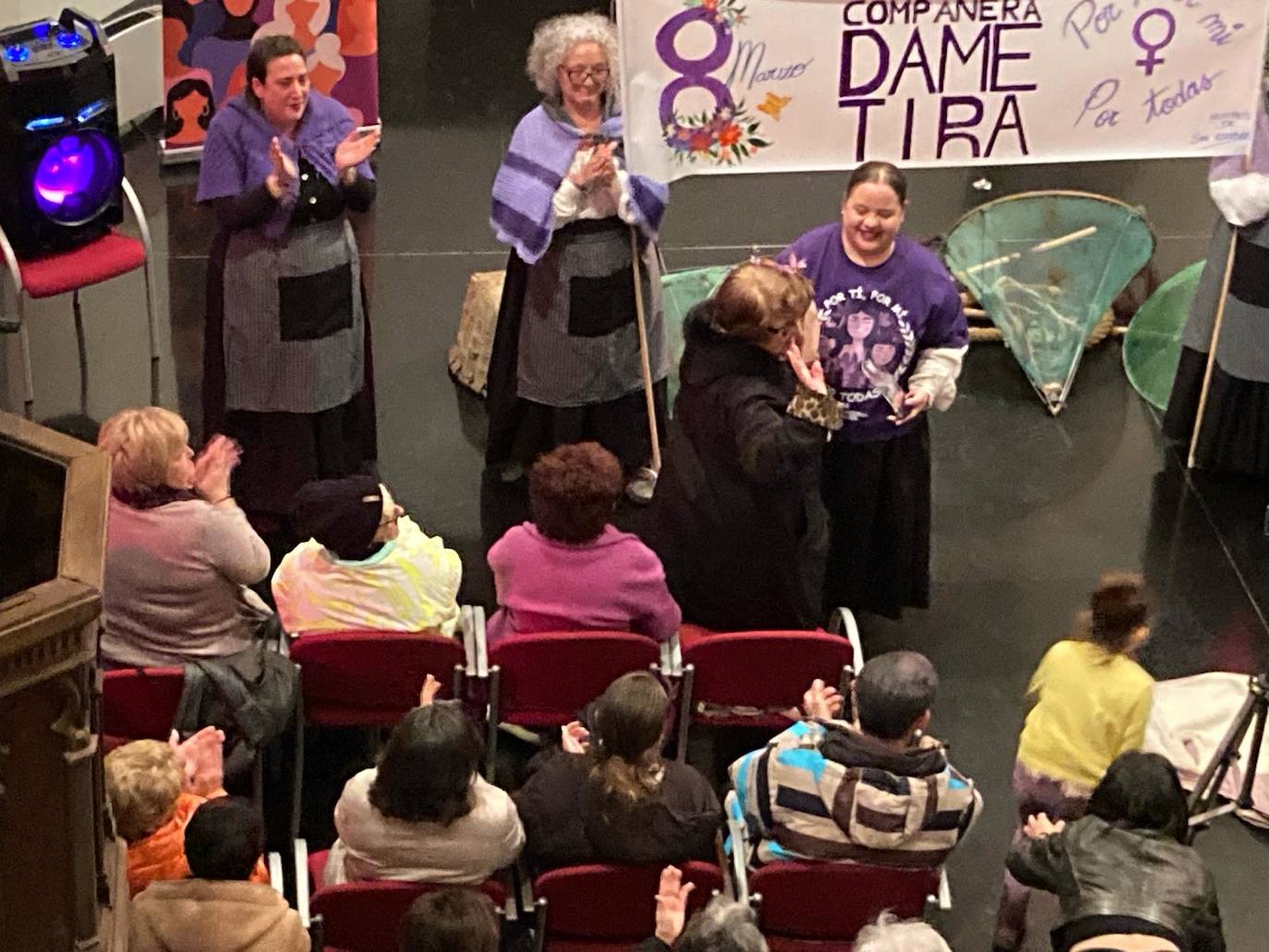 El feminismo tiñe Asturias de morado: las imágenes del Día de la Mujer por concejos