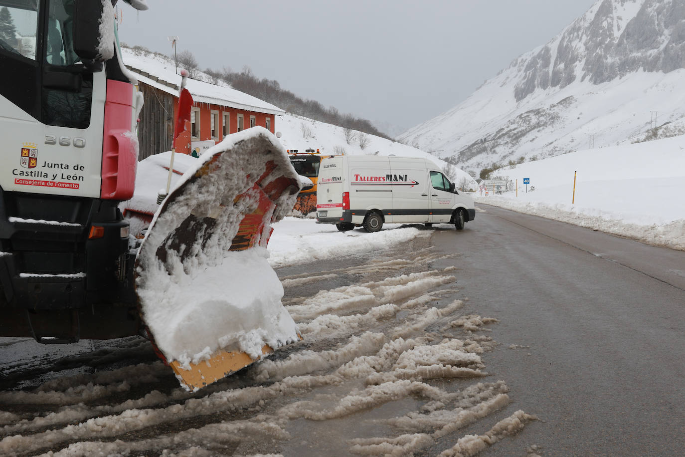 Una jornada para disfrutar de la nieve y del esquí en Asturias