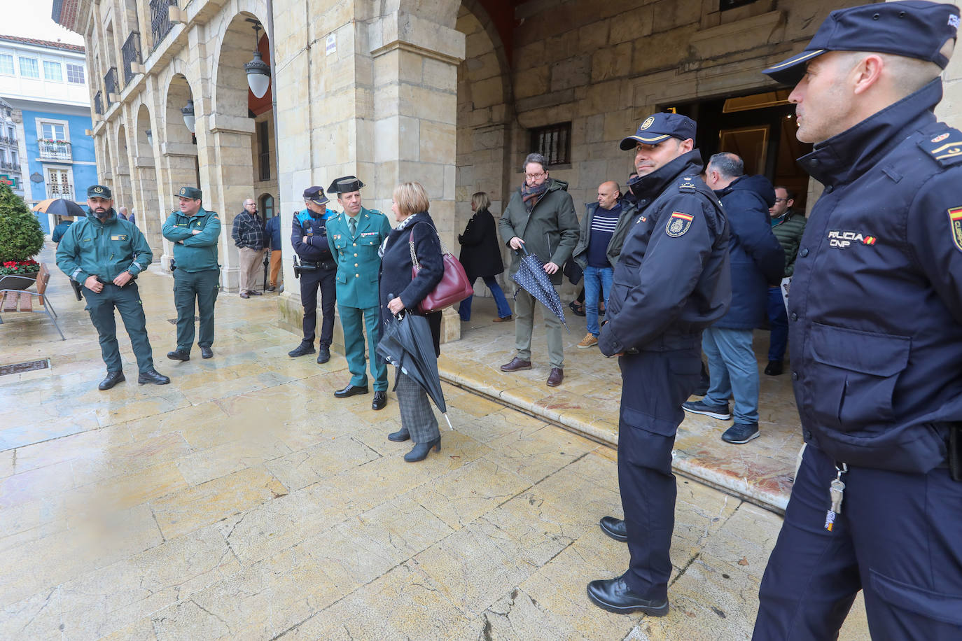 Asturias guarda un minuto de silencio por las víctimas del 11-M