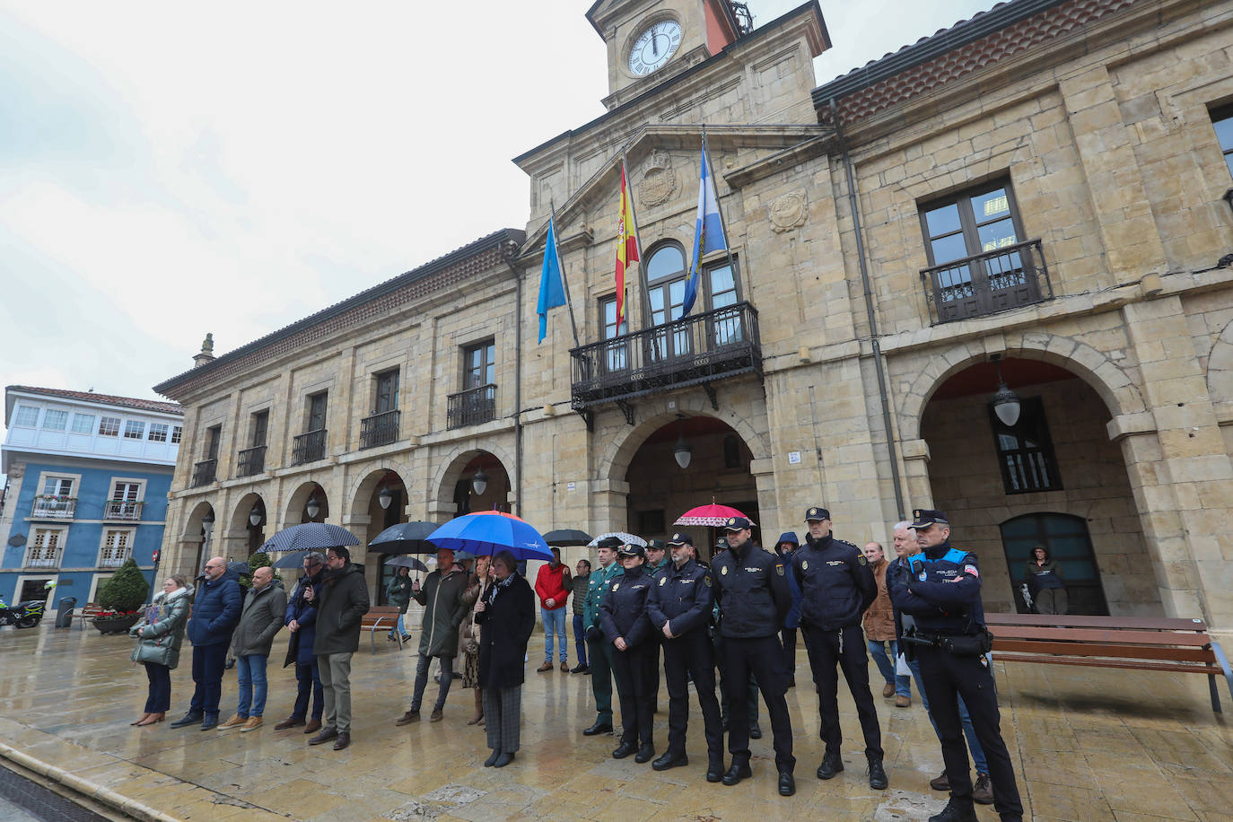 Asturias guarda un minuto de silencio por las víctimas del 11-M