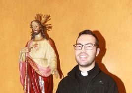 El sacerdote Pedro Zafra, ayer, en la Iglesiona.