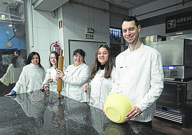 Los participantes de STARTinnova pertenecientes al ITEPPA acompañados de su tutora.