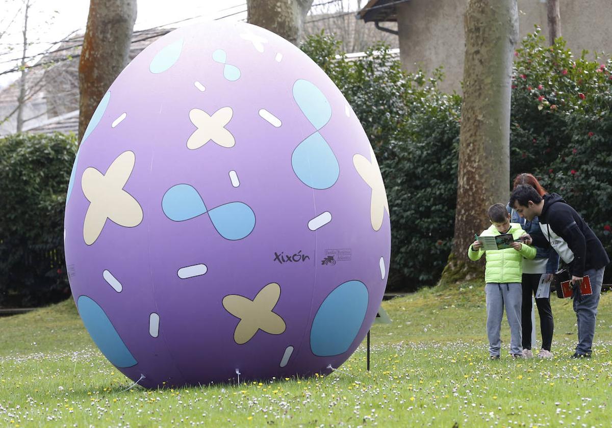 A la caza del 'Güevu Pintu' gigante en el Jardín Botánico de Gijón: todas las actividades de la primavera