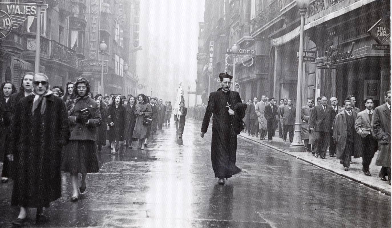 Cuando la Santina recorrió Gijón