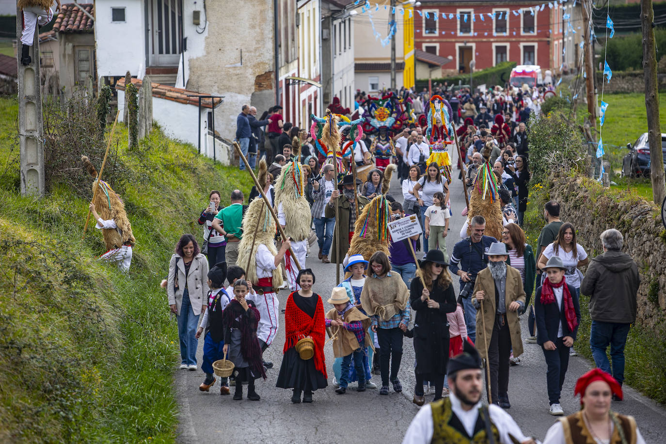 Los mazcaritos de Valdesoto: explosión de energía para despedir el invierno