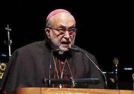 El arzobispo de Oviedo y pregonero de la Semana Santa de León 2024, Jesús Sanz Montes.