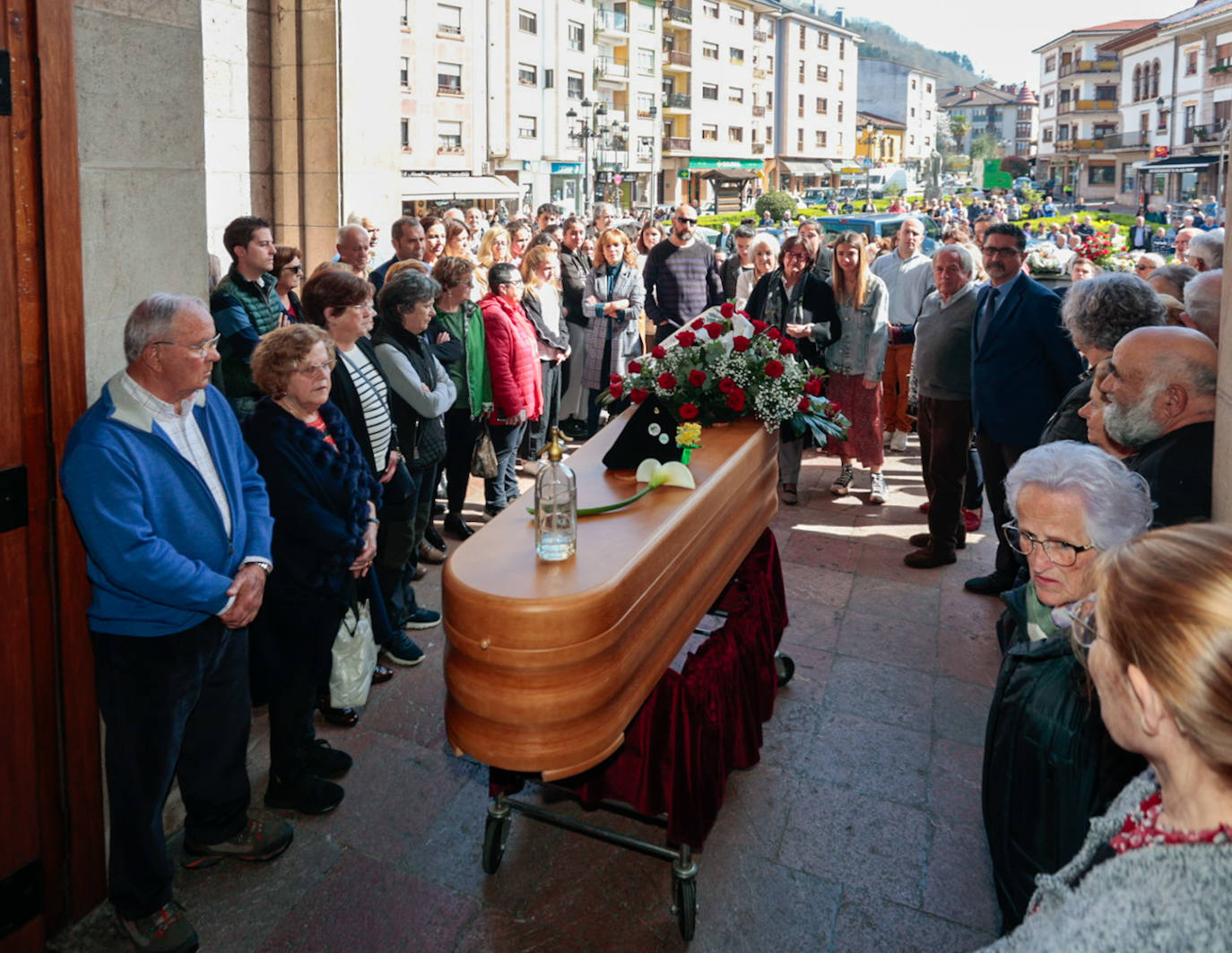 Emotivo adiós a Celsín el de La Sifonería, «referente a todos los niveles de Cangas de Onís»