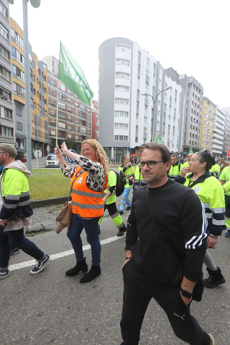 La plantilla de limpieza viaria de Avilés se manifiesta para exigir un nuevo convenio