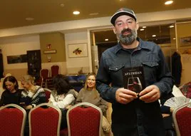 Chechu López presentó su libro en La Serrana.