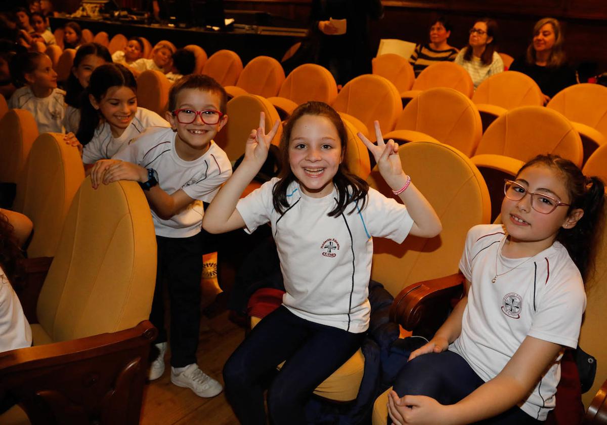 Los peques de Gijón cantan a la felicidad