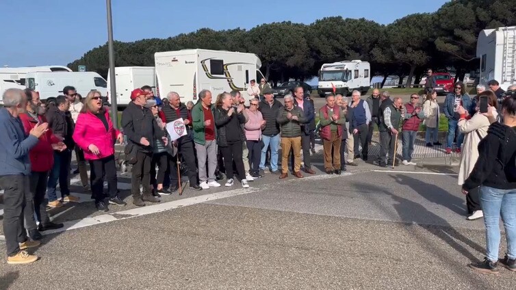 Protesta vecinal por el plan de la autovía en superficie de Jove