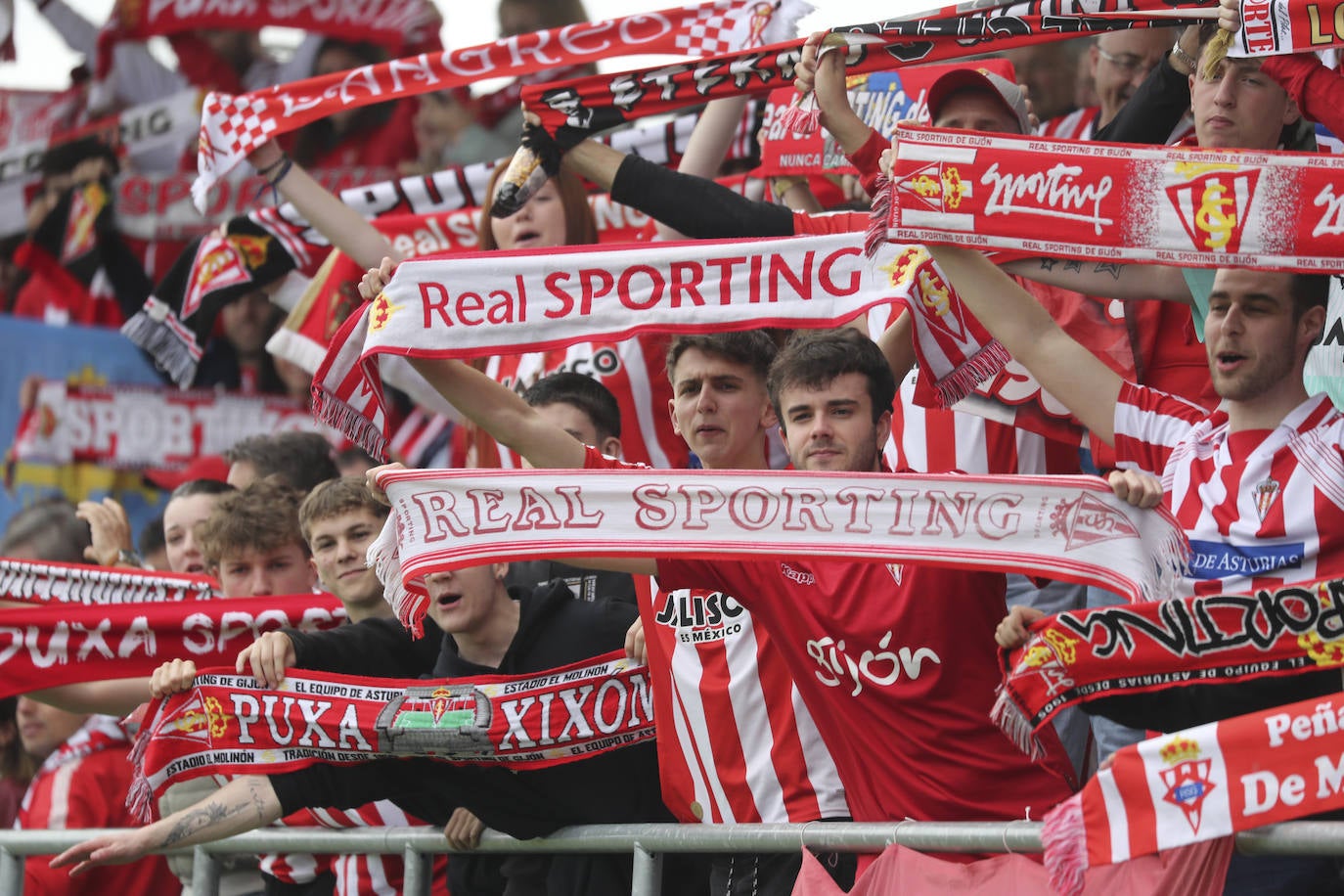 ¿Estuviste animando al Sporting ante el Amorebieta? ¡Búscate en las fotos!