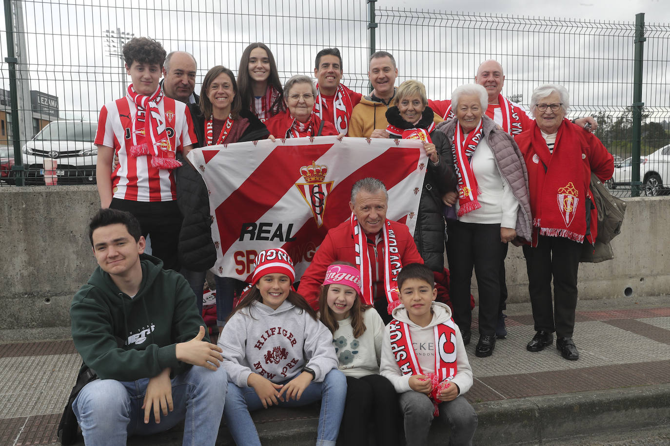 ¿Estuviste animando al Sporting ante el Amorebieta? ¡Búscate en las fotos!