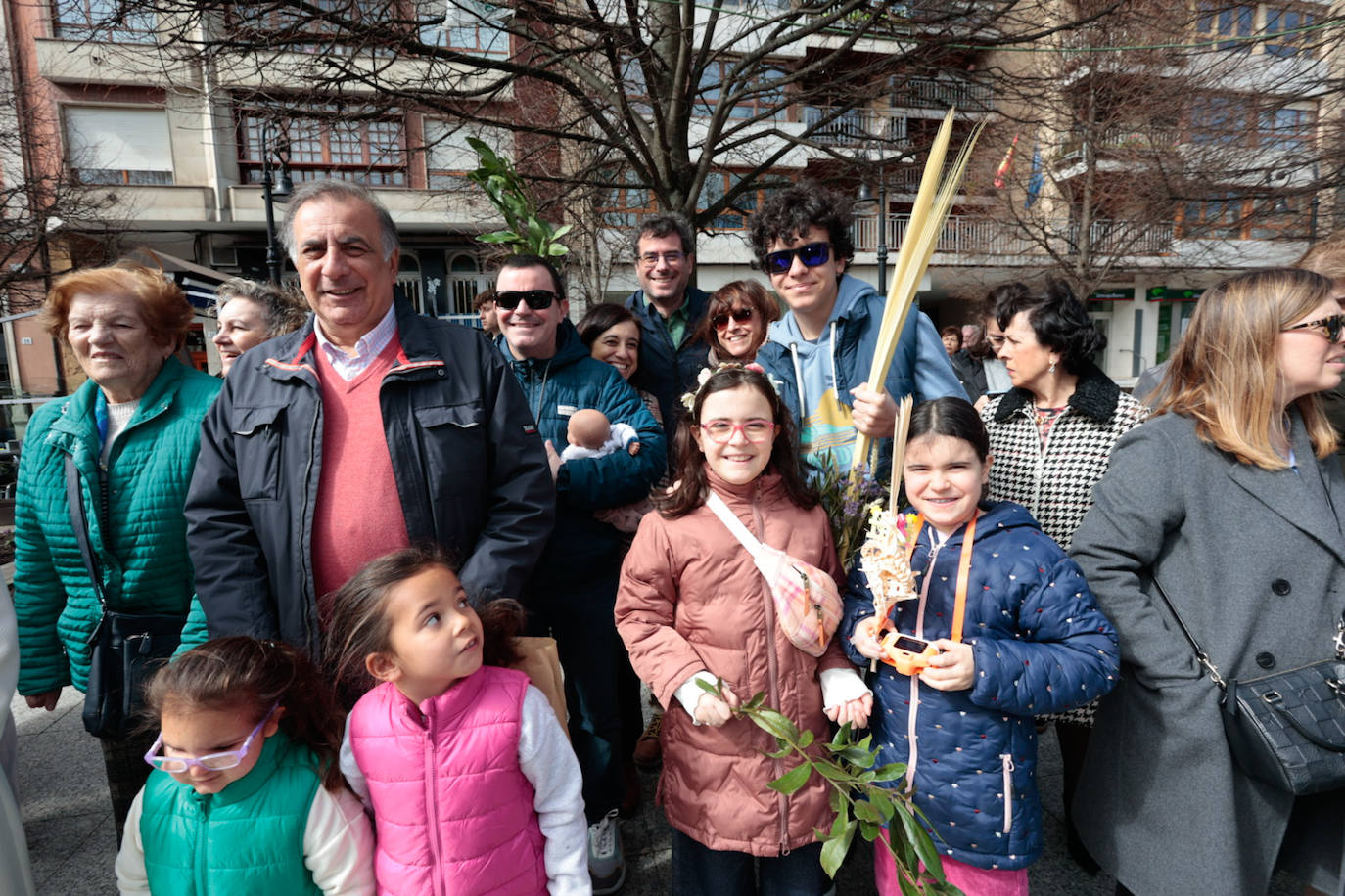 Asturias abre la Semana Santa con un multitudinario Domingo de Ramos