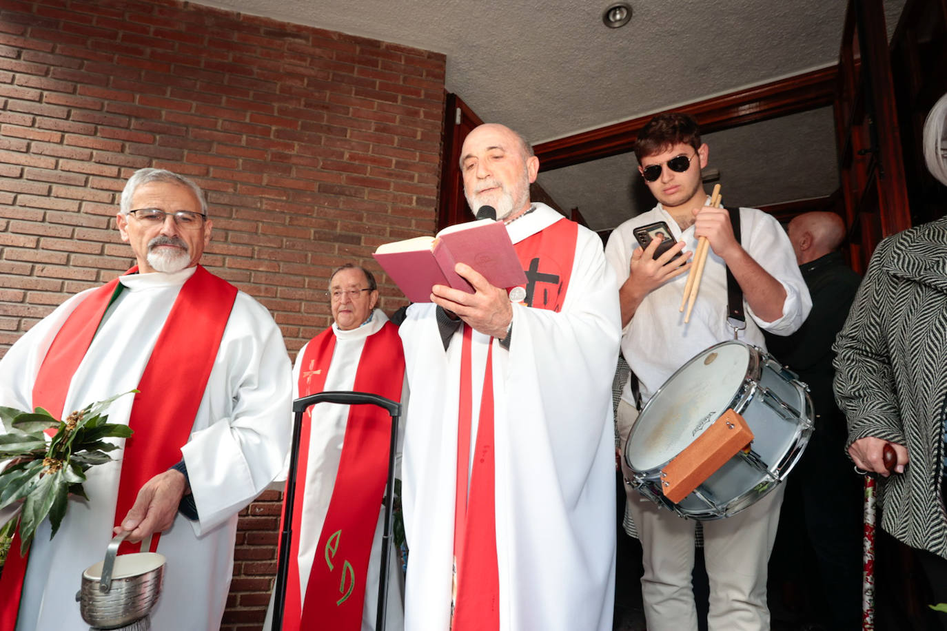 Asturias abre la Semana Santa con un multitudinario Domingo de Ramos