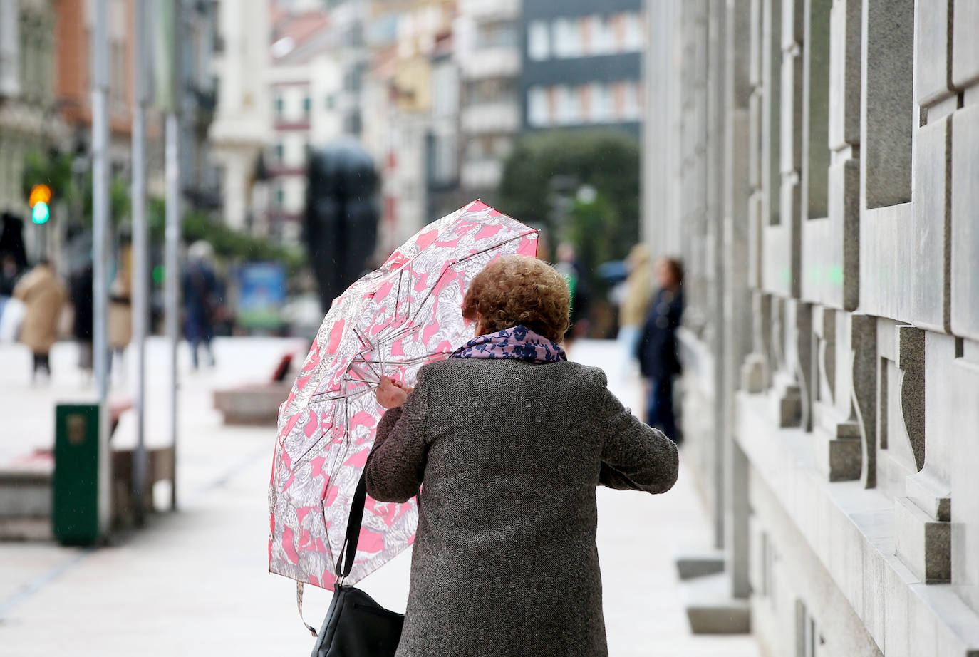 Los turistas disfrutan de Asturias pese al cambio en el tiempo para Semana Santa