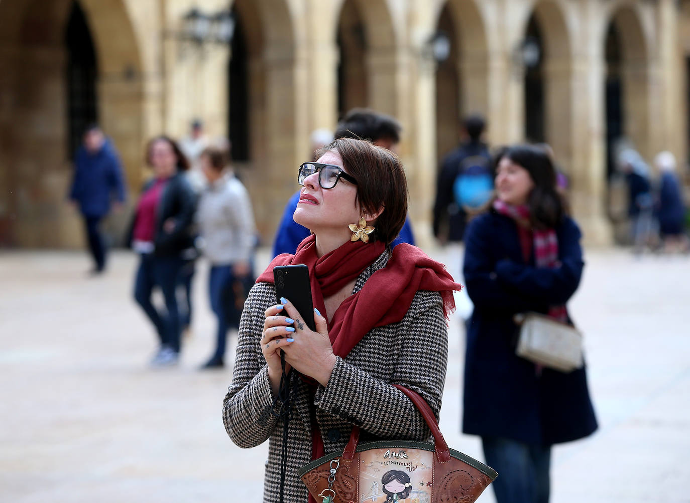 Los turistas disfrutan de Asturias pese al cambio en el tiempo para Semana Santa