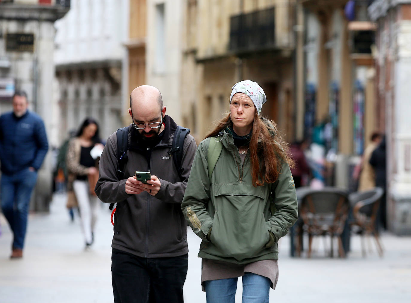 Los turistas disfrutan de Asturias pese al cambio en el tiempo para Semana Santa