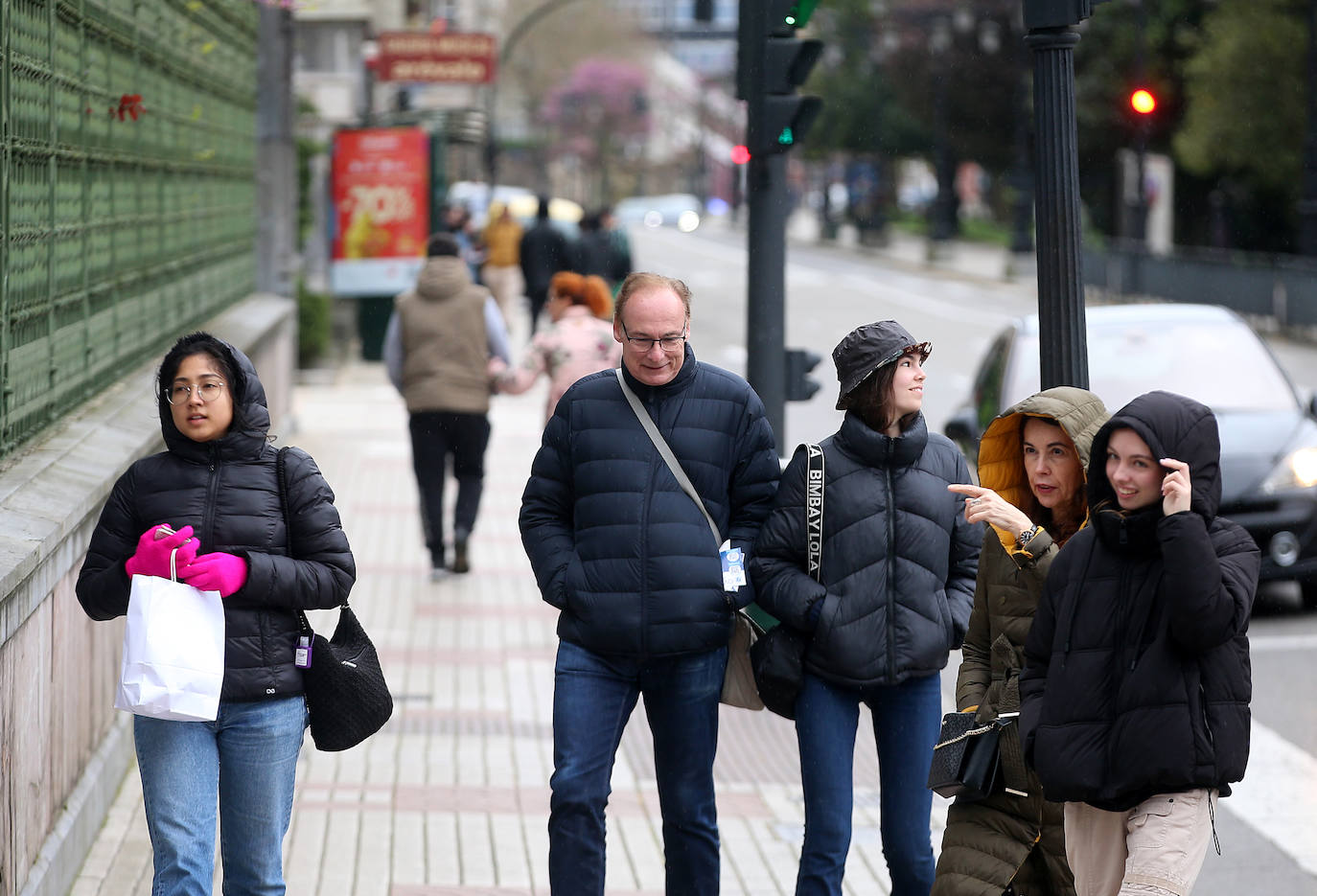 Los turistas disfrutan de Asturias pese al cambio en el tiempo para Semana Santa