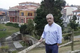 Ángel García, alcalde de Carreño.