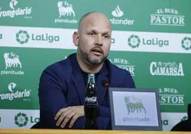 José Alberto en la rueda de prensa posterior al partido que enfrentó al Racing de Santander y el Sporting en enero.