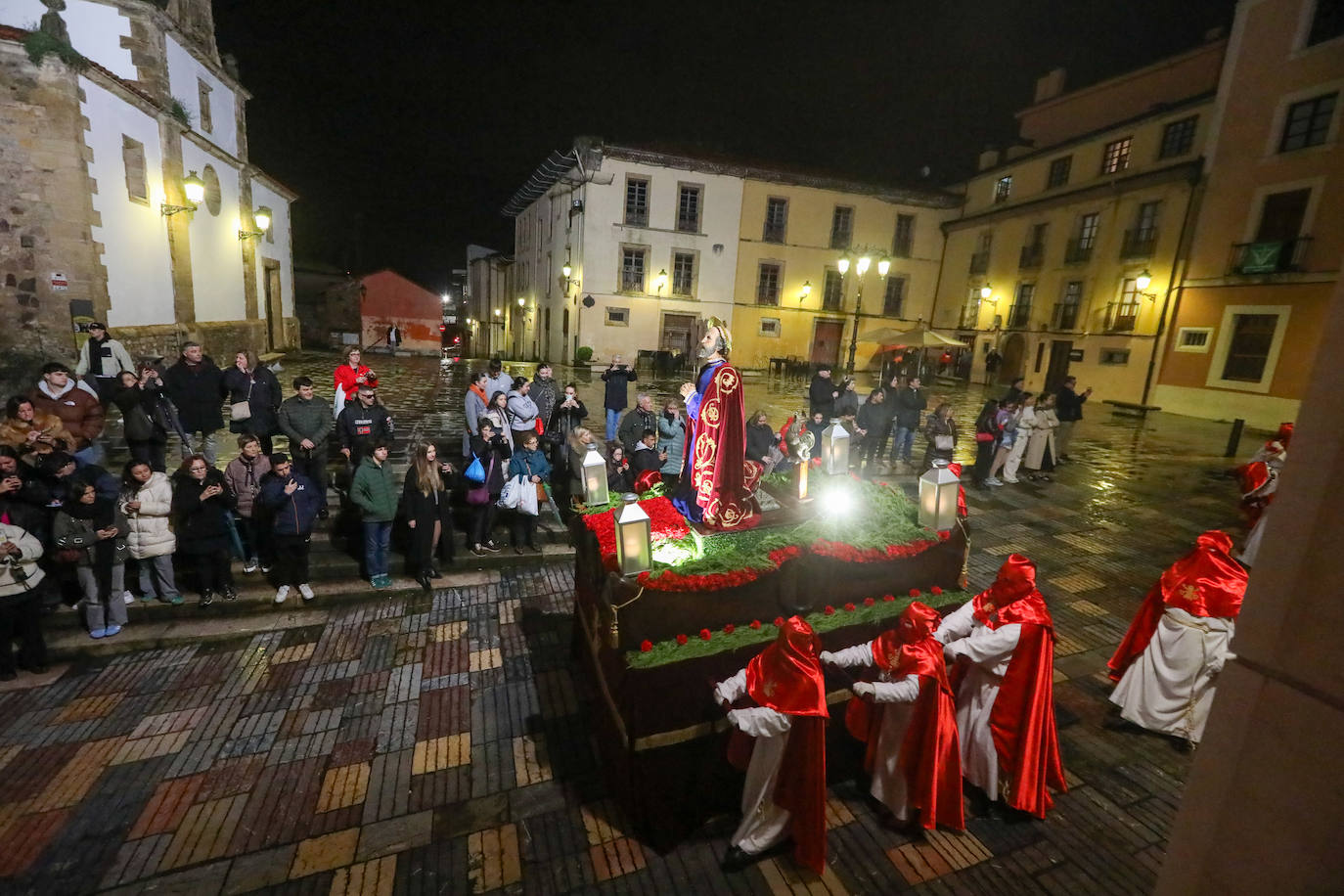 Procesión de San Pedro Apóstol y de Cristo Azotado en Avilés