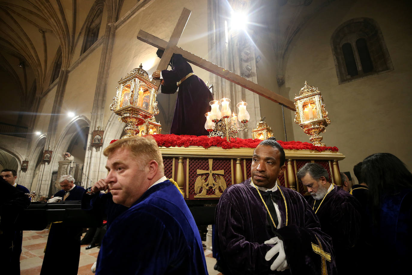 La procesión de El Nazareno de Oviedo no pudo salir por la lluvia
