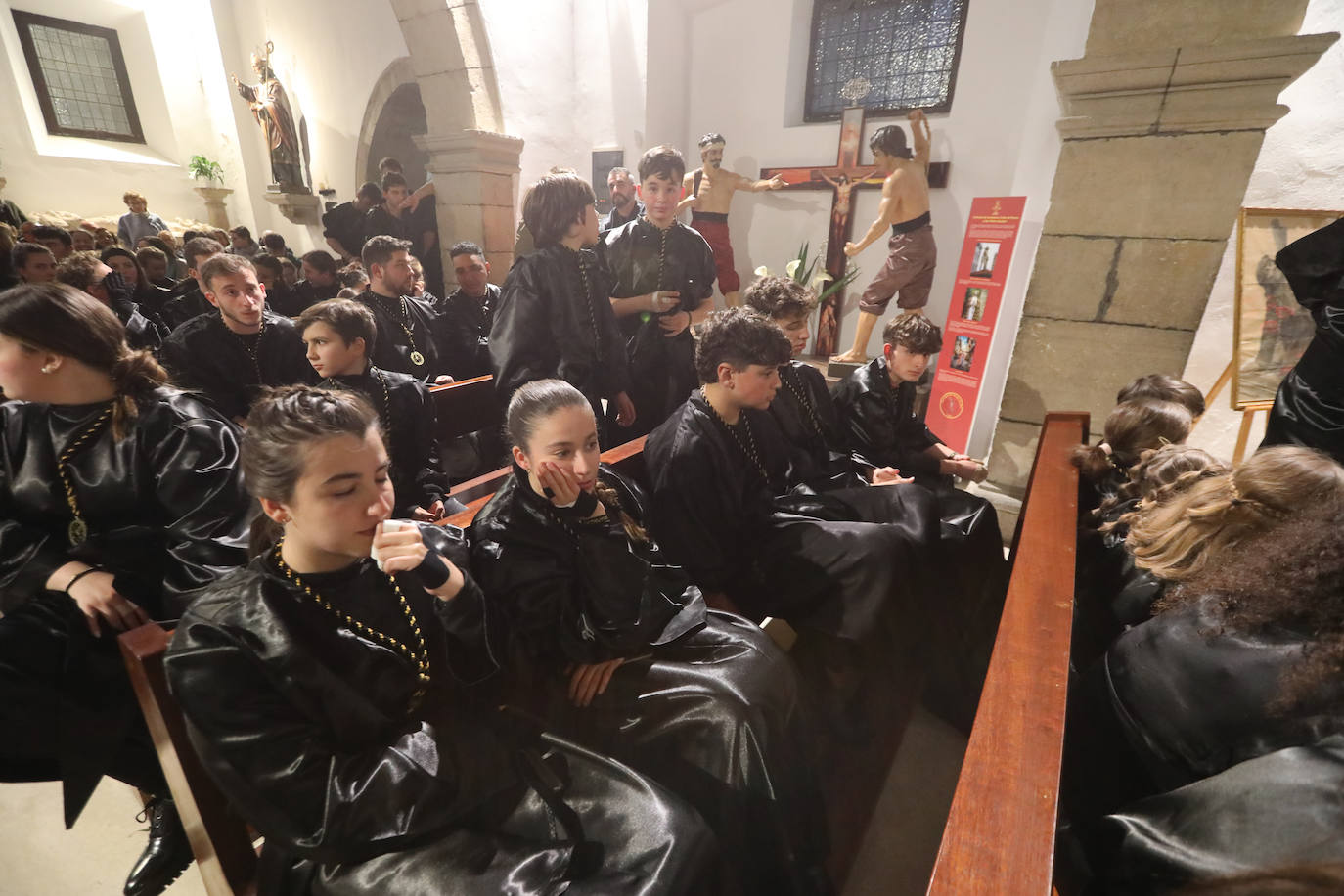 La lluvia impide salir a las cofradías del Santo Encuentro de Avilés