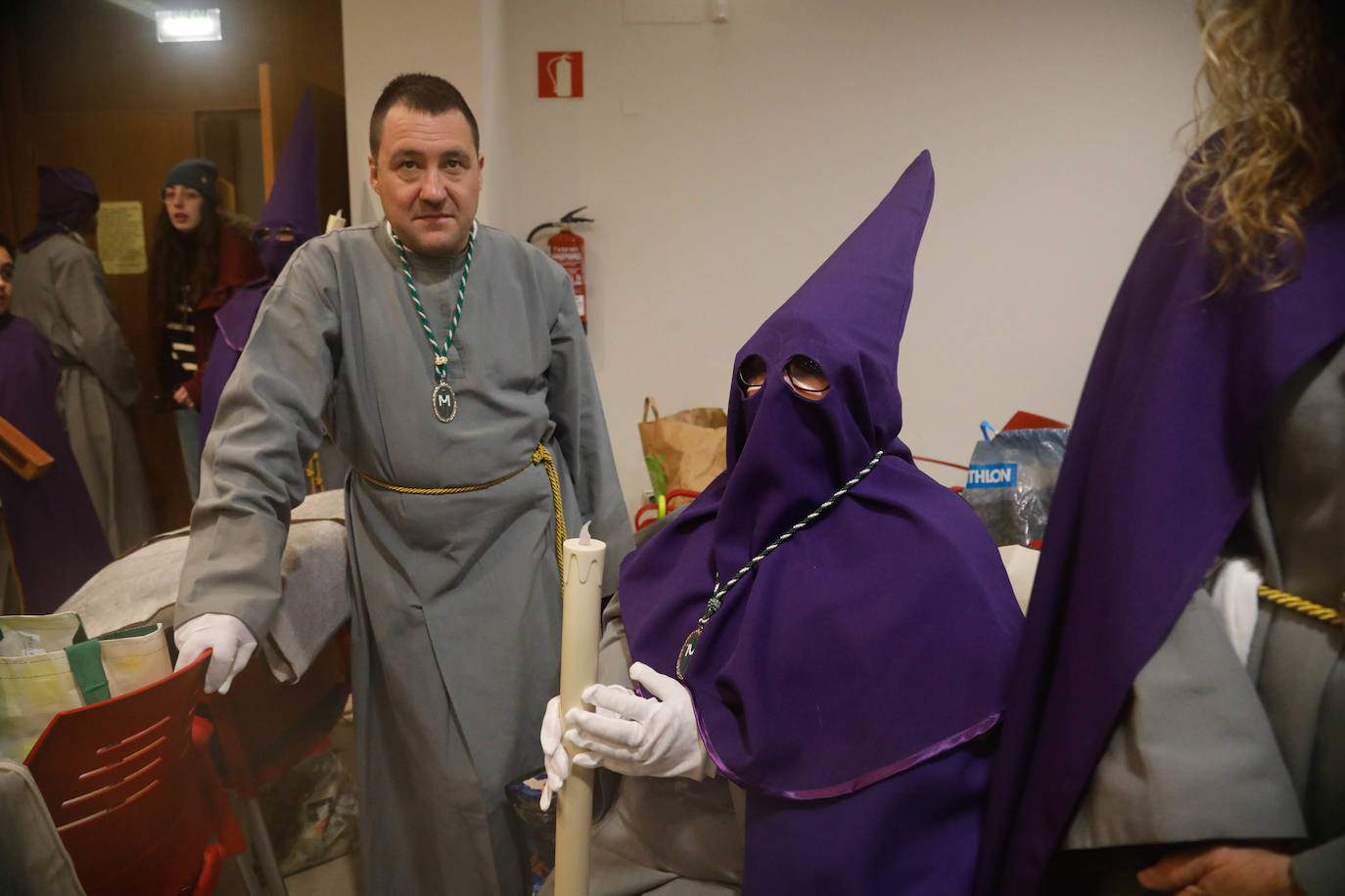 La procesión del Silencio de Gijón evita la lluvia