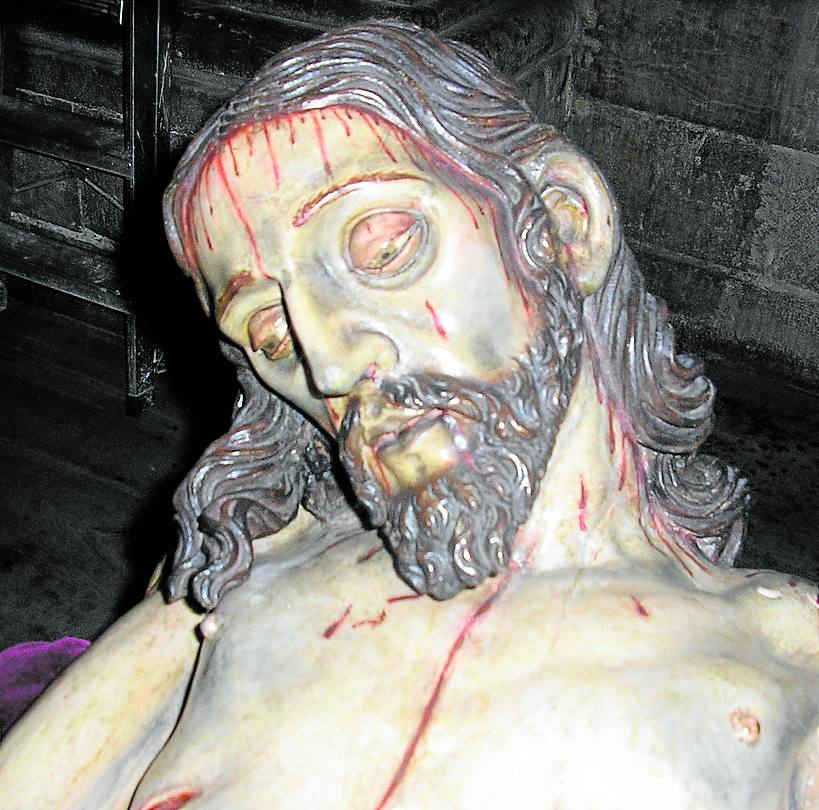 Rostro del Cristo Yacente de San Isidoro de Oviedo.