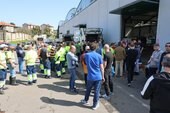 Los trabajadores de Urbaser, reunidos en asamblea.