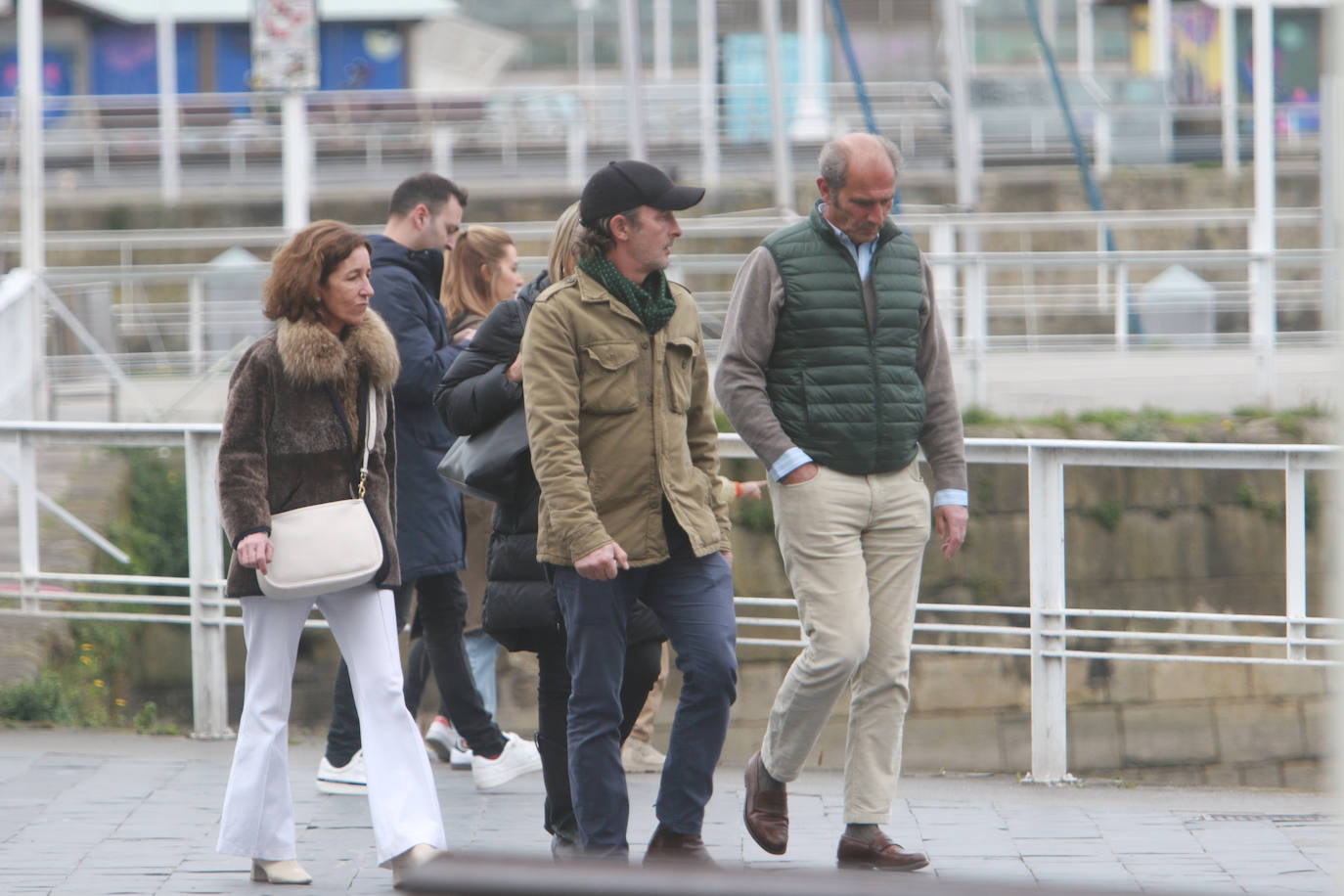 Asturias se echa a las calles pese al mal tiempo