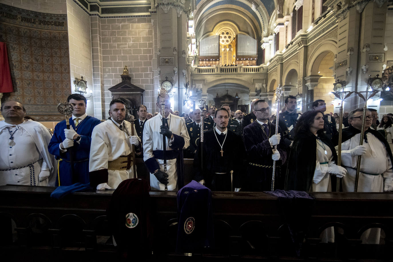 Jesús Cautivo procesiona dentro de la basílica de San Juan