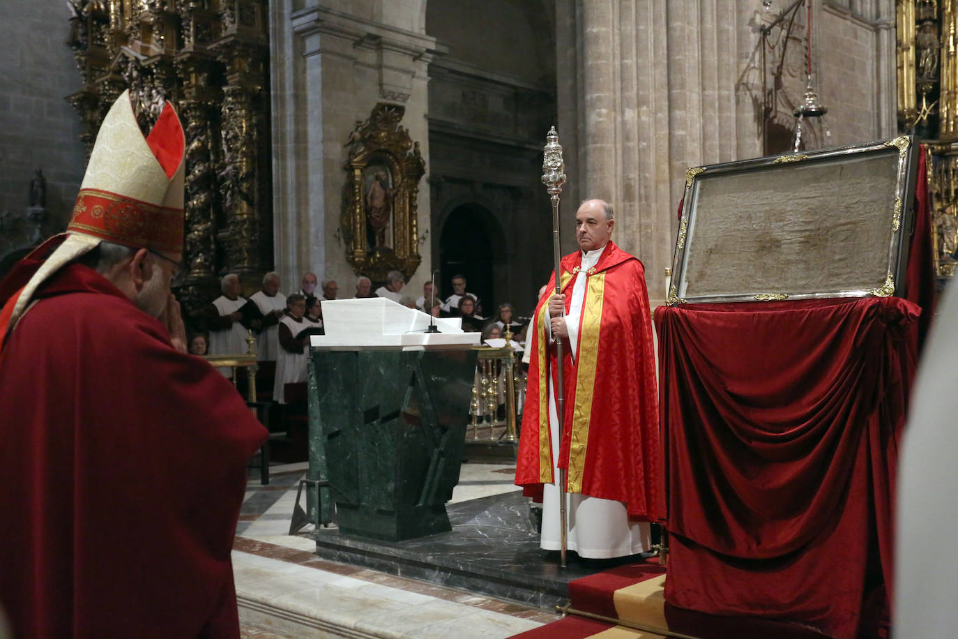 El Santo Sudario se exhibe en la Catedral