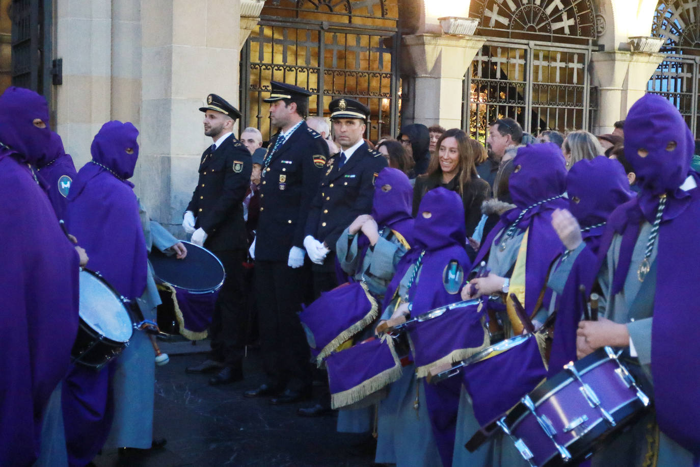 El Santo Entierro recorre las calles de Gijón