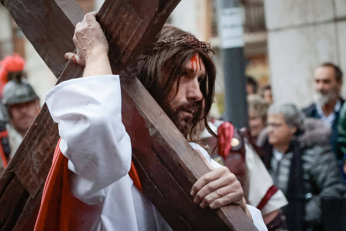 Emotivo Vía Crucis en Infiesto